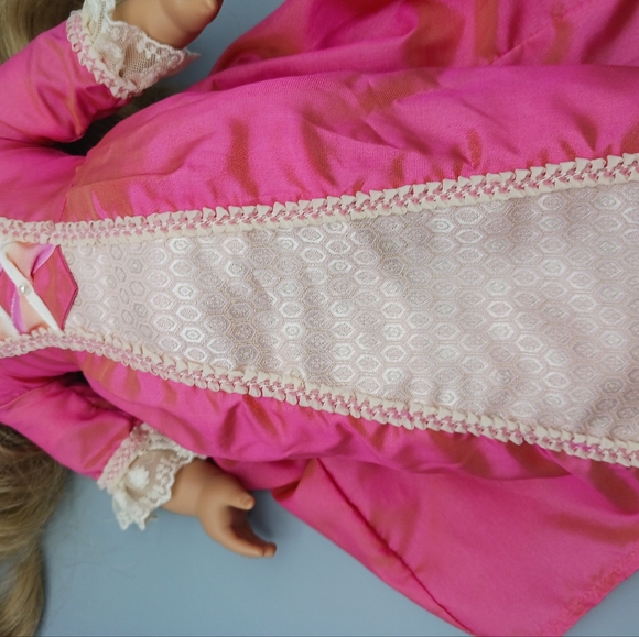 18" American Girl Elizabeth Cole Historical Doll with Dress - Picture 13 of 14